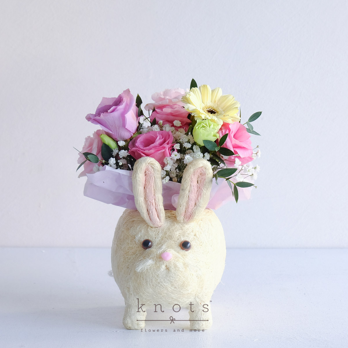 Hoppy Day (Purple Rose and Gerbera Arrangement)