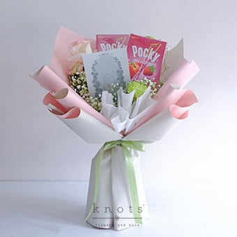 Sweetest Virgo (Two-Toned Pink Rose and Sweet Treats Bouquet)