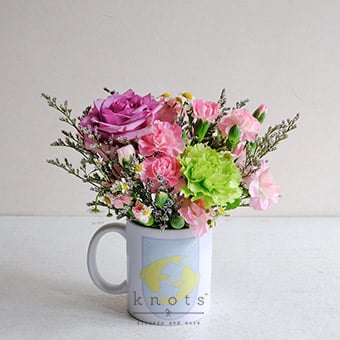 Intuitive Pisces (Purple Rose Arrangement)