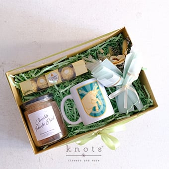 Cozy Sips & Sweets (Taurus Gift Box)