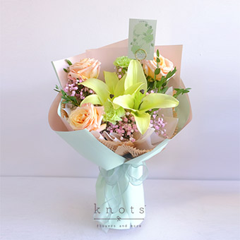 Gentle Taurus (Ecuadorian Roses and Lily Bouquet)