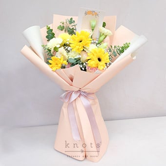 Solana Leo (Yellow Gerbera Bouquet)
