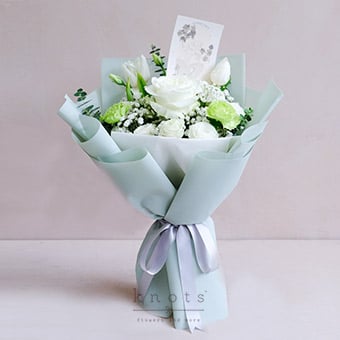  Secrets of the Nile Capricorn (White Rose Bouquet)
