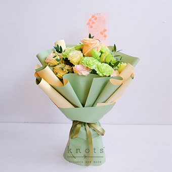 Atlas Gemini (Peach Ecuadorian Rose Bouquet)