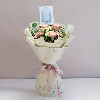 Ceres Virgo (Mauve Roses and Nude Carnation Bouquet) 
