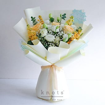 Divina (Peach Roses Birthday Bouquet)