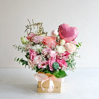 Blush Celebration (Pink Ecuadorian Rose Arrangement)