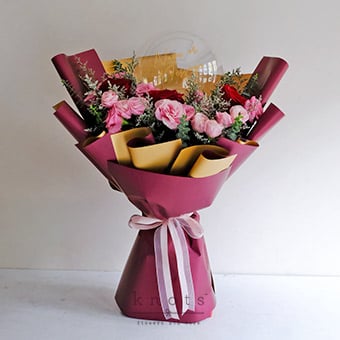 Pop and Celebrate (Red Ecuadorian Roses w/ Balloon Bouquet)