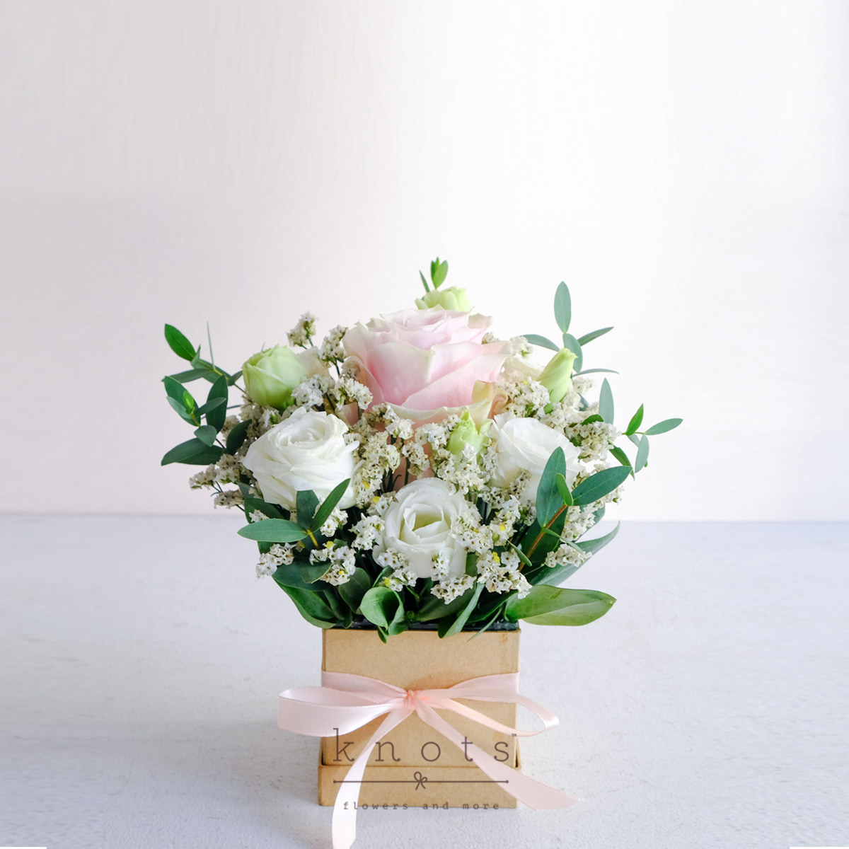 Lucky of Affection (Pink Ecuadorian Rose Arrangement)