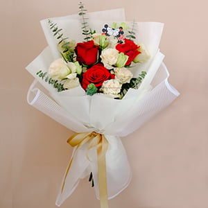 True Love Exists (Red Ecuadorian Roses Bouquet)