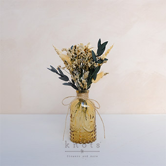 Corazon (Dried Flower Arrangement)