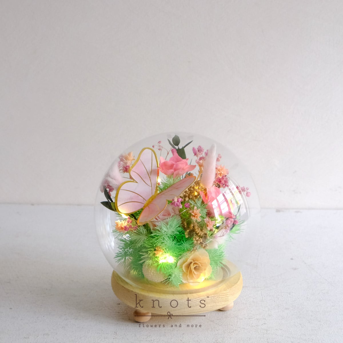 Petal Prism (Preserved and Dried Dome Flower Arrangement)