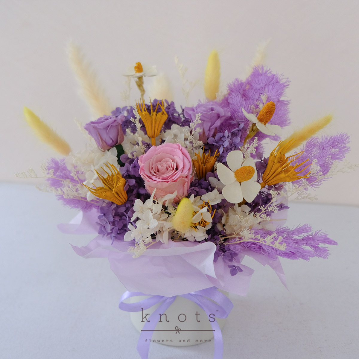 DPAR2502-Endless-Affection-Preserved-and-Dried-ArrangementA_1200
