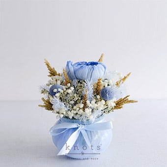Celestial Charm (Dried Flower Arrangement)