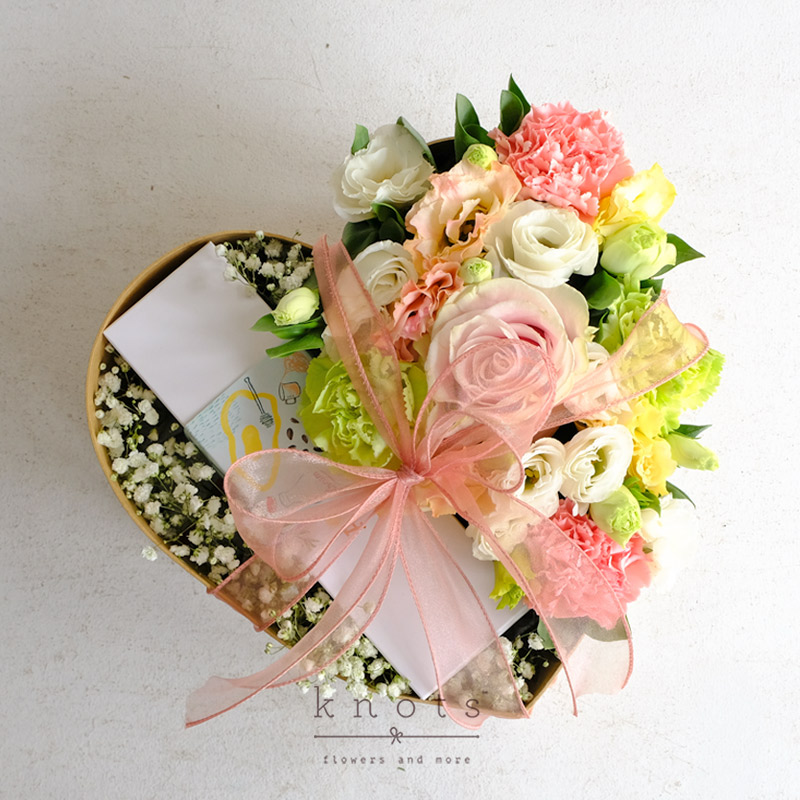 Express With Gestures (Flowers & Macarons)