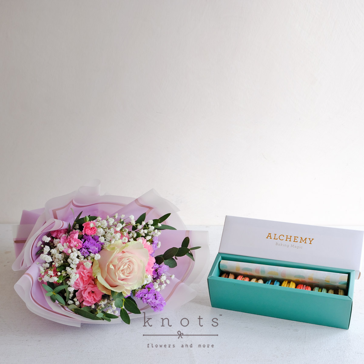 Sweetheart’s Confection (Pink Ecuadorian Rose Bouquet with Macarons)