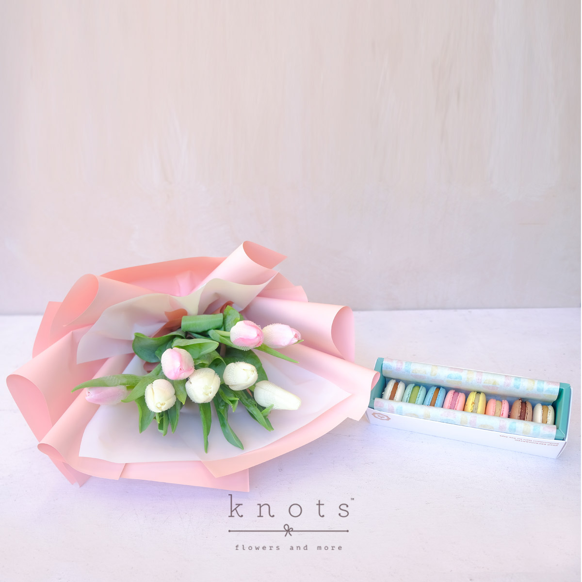 Way to Your Heart (8 Tulips & French Macarons)