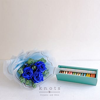 Velvet Azure (Royal Blue Roses Bouquet with Macarons)