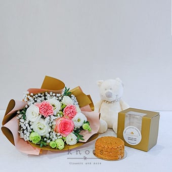 Sweetest Blooms (Two-Toned Pink Rose Bouquet with Cuddly and Mini Cake)
