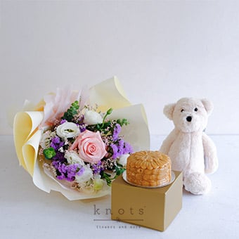 Dulce Dreams (Pink Ecuadorian Rose Bouquet with Cuddly and Mini Cake)