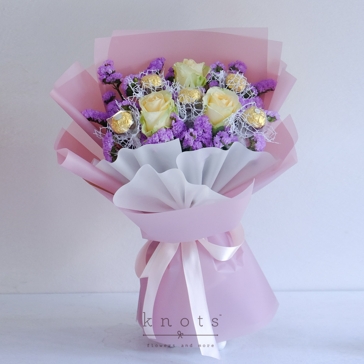 Sweetheart (Peach Roses with Ferrero Rocher Chocolate)