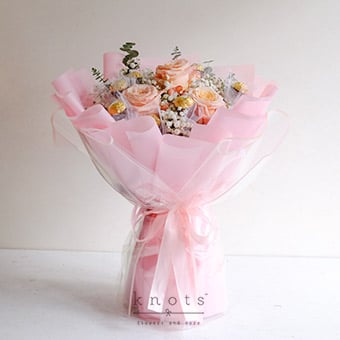 All Day Sweetness (Ecuadorian Roses with Ferrero Chocolates)