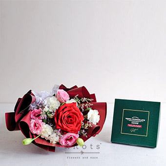 Burgundy Blush (Red Ecuadorian Rose Bouquet with Chocolate)