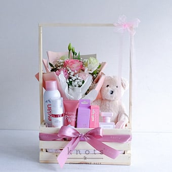 Heartfelt Hugs (Two-toned Pink Rose Bouquet with Gifts)