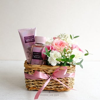 Rosy Retreat (Flowers and Gifts)