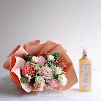 Lumière Blush (Flowers and Gift)