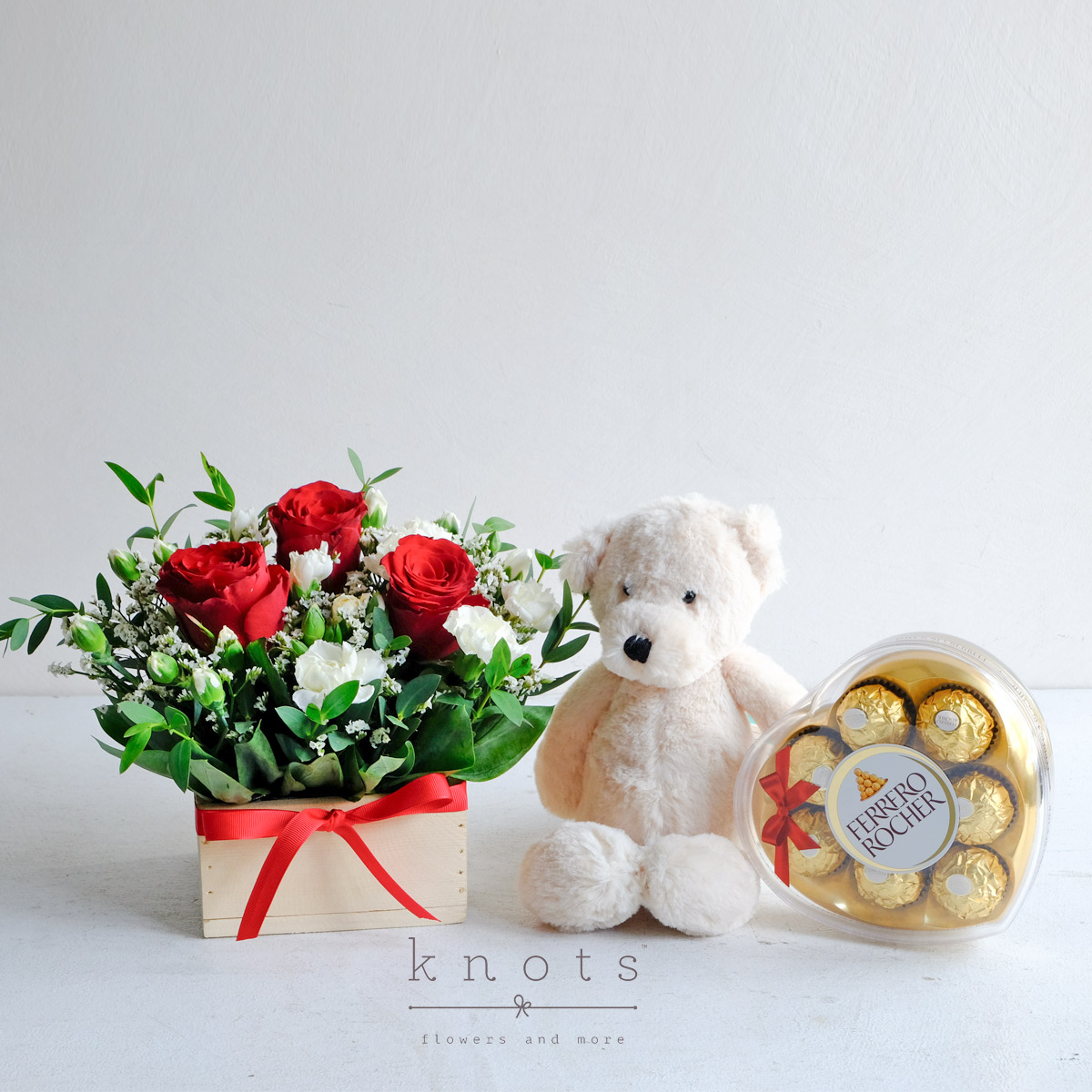 Scarlet Romance (Red Roses Arrangement and Gifts)