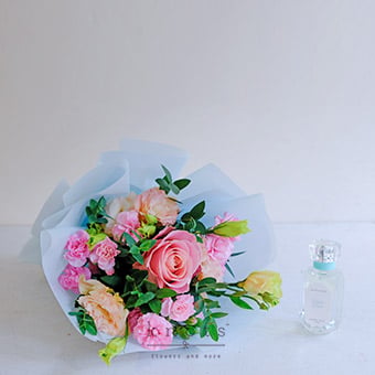 Spring Breeze (Pink Ecuadorian Rose Bouquet with Perfume)