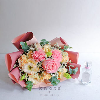 The Scented Love (Pink Ecuadorian Rose Bouquet with Perfume)