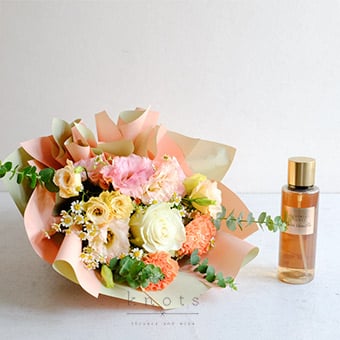 Peach Muse (White Ecuadorian Rose Bouquet and Perfume)