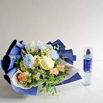 Coastal Daydream (White Rose Bouquet and Fragrance)