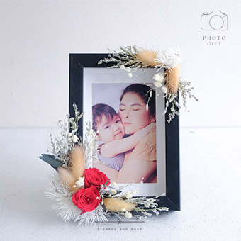 Vintage Petals (Preserved/Dried flowers and Photo Gift)