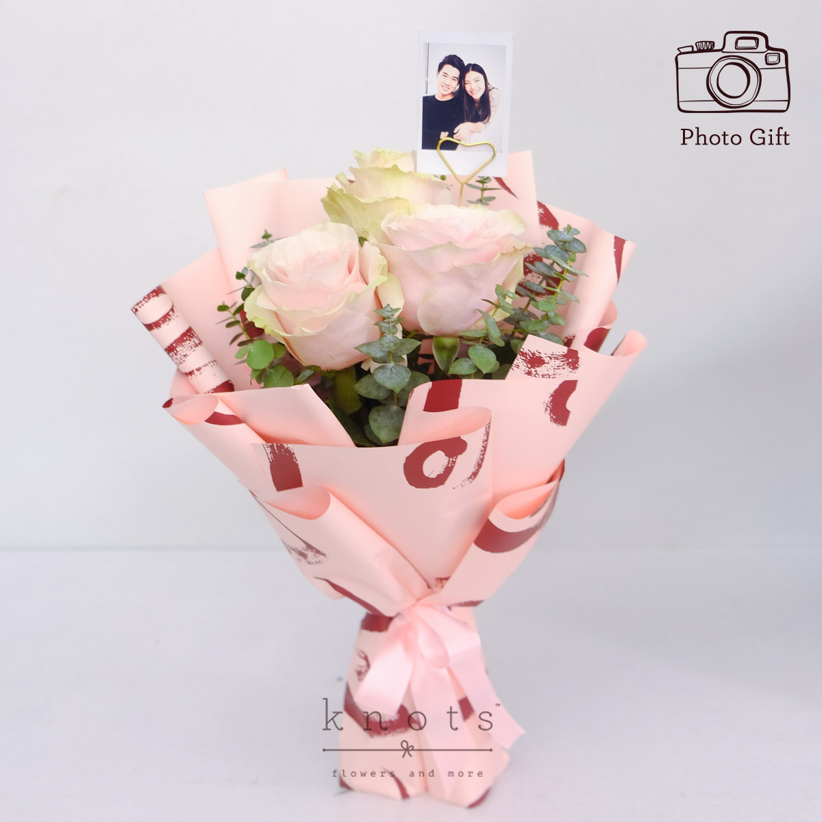 Polaroid Love (3 Pink Ecuadorian Roses Bouquet with Instax Photo)