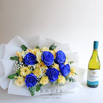 Once in a Blue Moon (Blue Ecuadorian Roses Bouquet with Wine)