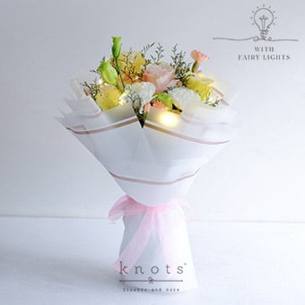 Radiant Glow (Pink Ecuadorian Rose Bouquet w/ Fairy Lights)