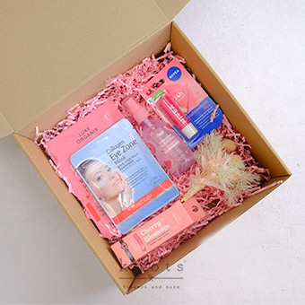 Beyond Beauty (Gift Box)