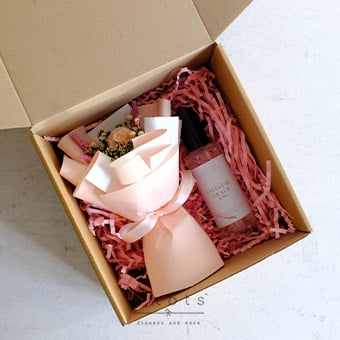 Hers Truly (Mini Dried Flower Bouquet with Room Spray)