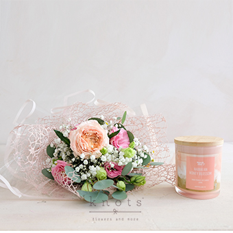 Lovely Scent (Rose Bouquet & Candle)