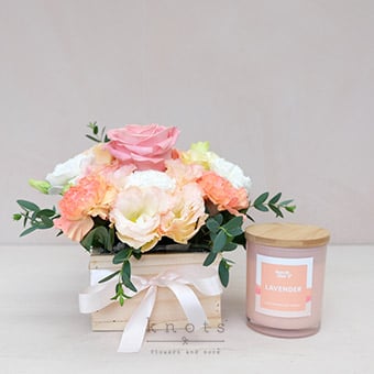 Anastasia (Pink Ecuadorian Arrangement with Candle)