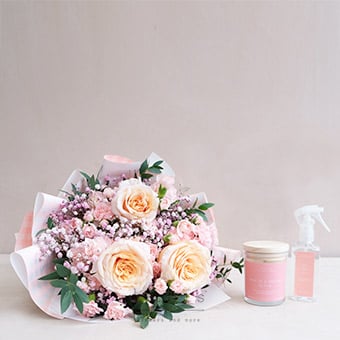 Lovely Melon (Peach Ecuadorian Roses Bouquet w/ Candle & Roomspray)