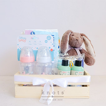 Cozy Cub (New Born Gift Hamper)