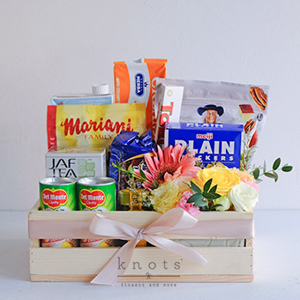 GH2519-Blossom-&amp;-Bounty-Gifts-and-Flower-Hamper_340