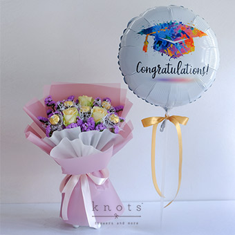Graduate's Glory (Peach Rose and Chocolate Bouquet with Graduation Balloon)