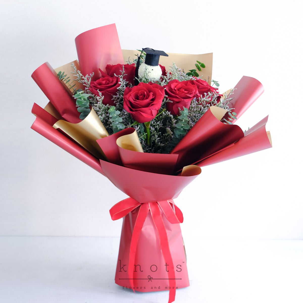 Scarlet Dreams (6 Red Ecuadorian Roses Graduation Bouquet)