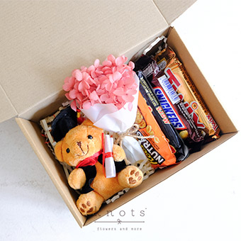 Sweet Grad (Graduation Gift Box)