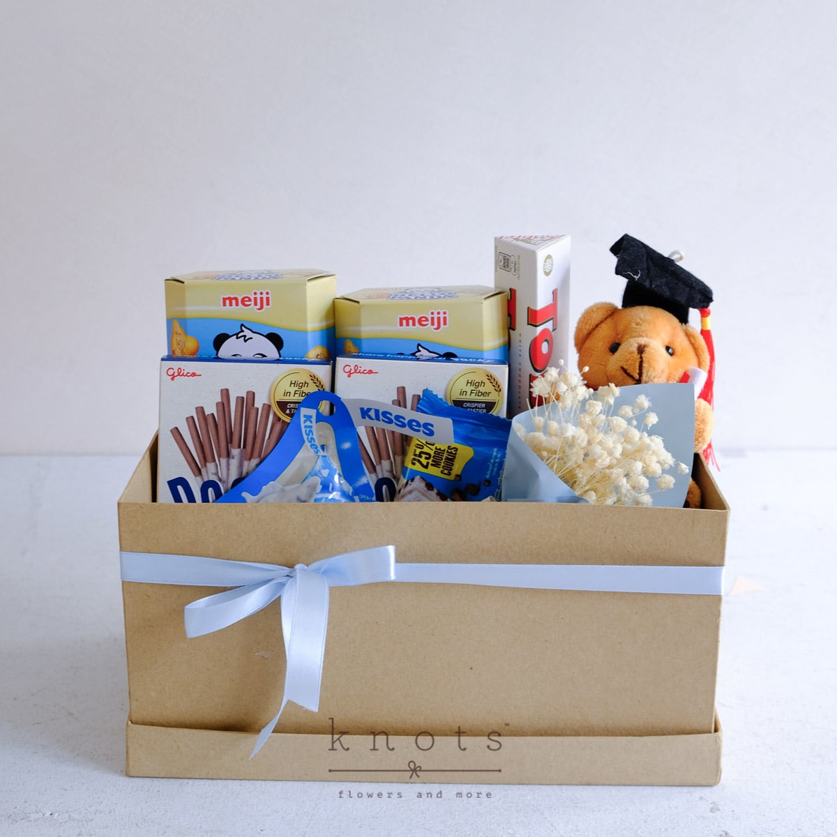 Scholar's Delight (Graduation Gift Box)